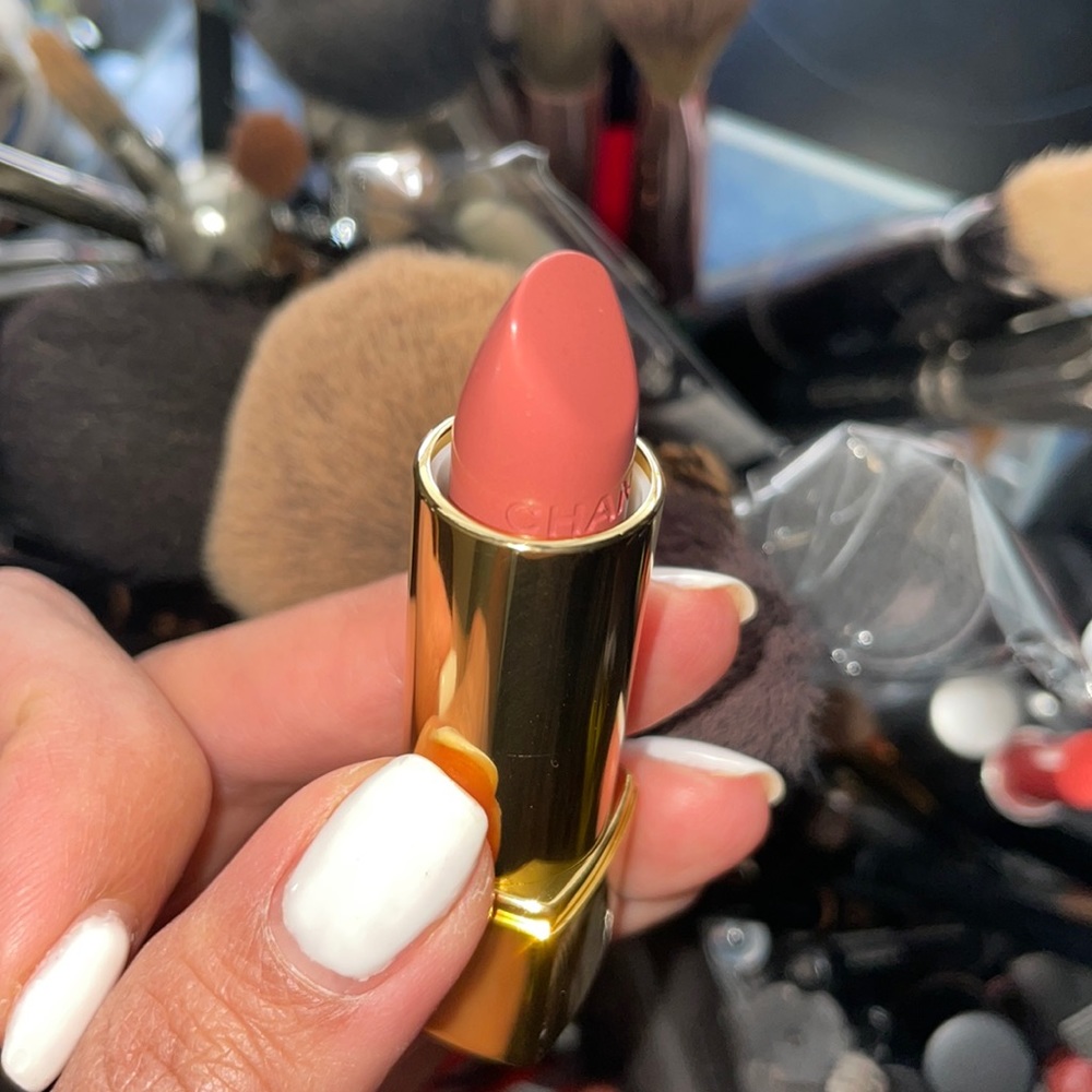Chanel rouge allure lipstick